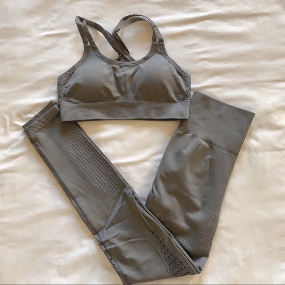 Sale 🌟 Gray 2pcs workout seamless sets - Picture 2 of 4